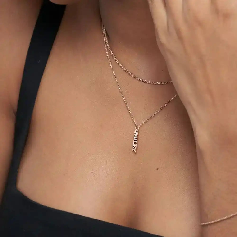English Capital Vertical Name Necklace.