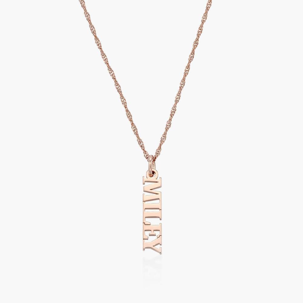 English Capital Vertical Name Necklace.