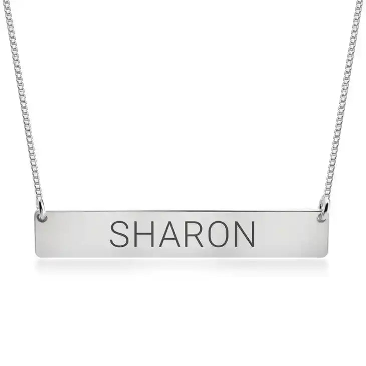 Silver necklace with a bar engraved with name