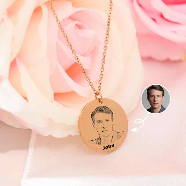 Picture Engraved Round Necklace