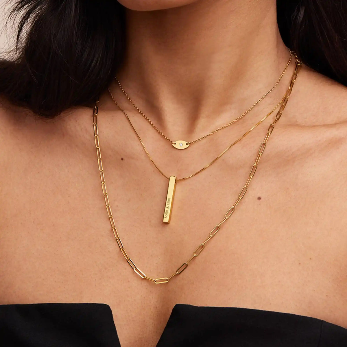 Engraved 3D bar necklace in gold with customizable 4-sided personalization pendant